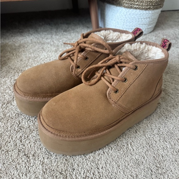 UGG Women's Neumel Heritage Lace-Up Platform Booties Suede - Picture 1 of 11